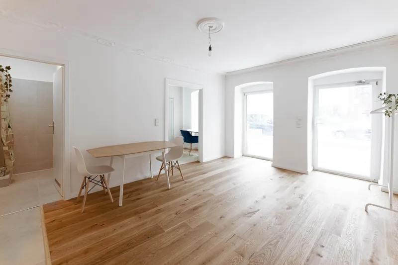 Fully renovated 1,5 room with private garden — photo 1